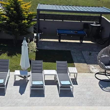N Drage Villa